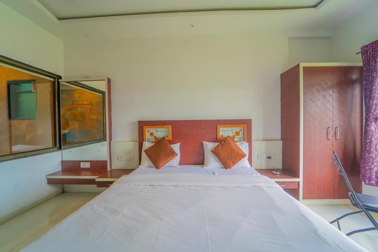 Veggies Residency & Pure Veg Restaurant Hotel Mahābaleshwar Екстериор снимка